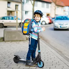 HOMCOM Folding Electric Scooter with Brake, for Ages 6+ Years, 8km/h Maximum Speed, Blue - 2