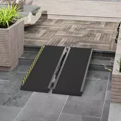 HOMCOM Wheelchair Ramp, 122L x 73Wcm, 272KG Capacity, Folding Aluminium Threshold Ramp with Non-Skid Surface, Transition Plates Above and Below for Home, Steps, Stairs, Curbs, Doorways - 7