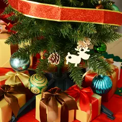 HOMCOM 5ft Unlit Artificial Christmas Tree, Pencil Slim Xmas Tree with Solid Stand and Realistic Branches, Green - 8