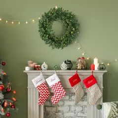 HOMCOM 55CM Pre-lit Christmas Wreath with 50 Warm White LED Ideal Xmas Artificial Door Decoration - 8