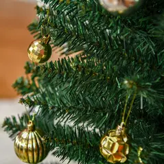 HOMCOM 6ft Unlit Artificial Christmas Tree, Pencil Slim Xmas Tree with Solid Stand and Realistic Branches, Green - 9