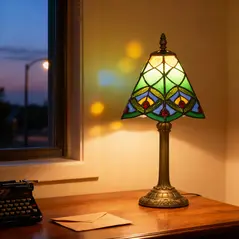 HOMCOM Tiffany-Style Table Lamp with Geometric Patterns, Handcrafted Antique Stained Glass Bedside Lamp for Living Room and Bedroom, E27 Socket, Green - 8
