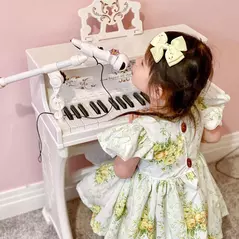 HOMCOM 37 Keys Kids Piano Mini Electronic Keyboard Light Kids Musical Instrument Educational Game Children Grand Piano Toy Set w/Stool & Microphone & Music Stand (White) - 7