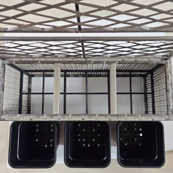 Outsunny 33L Garden PE Rattan Planter with Trellis, Free Standing Flower Raised Bed for Garden, Garden Planter for Climbing Plants, 84cm x 30cm x 107cm, Light Grey - 9