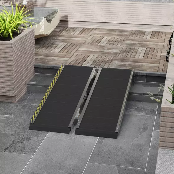 HOMCOM Wheelchair Ramp, 122L x 73Wcm, 272KG Capacity, Folding Aluminium Threshold Ramp with Non-Skid Surface, Transition Plates Above and Below for Home, Steps, Stairs, Curbs, Doorways - 7