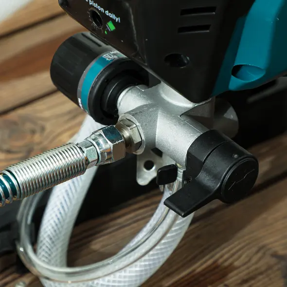 HOMCOM Airless Paint Sprayer, Thinning-Free Electric Paint Spray Gun for Walls, Fences & DIY Projects, 200 Bar High Pressure, 1.5L/min Flow Rate, 7.5m Hose, Indoor & Outdoor Use, Blue - 9