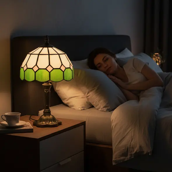 HOMCOM Handmade Art Deco Glass Table Lamp - White/Green - 7