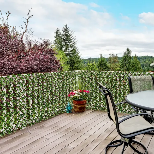 Outsunny 2pc Expanding Garden Trellis, 2 x 1m Faux Decorative Privacy Fence with Artificial Leaves, Privacy Screen Greenery Walls for Garden Balcony, Eucalyptus Leaves - 2