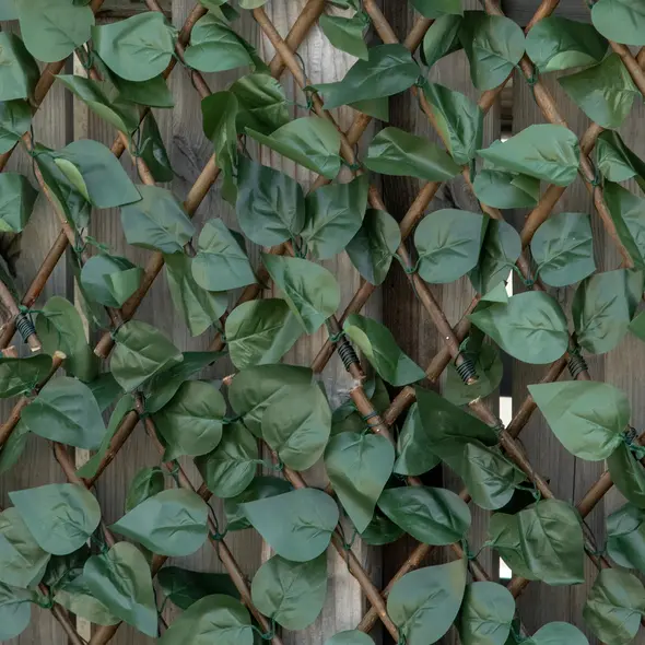 Outsunny 4 Pieces Expanding Trellis Fence, 2m x 1m Decorative Trellis with Artificial Leaves Garden Telescopic Hedge Privacy Screen Greenery Walls for Garden Balcony Home Decor - 8